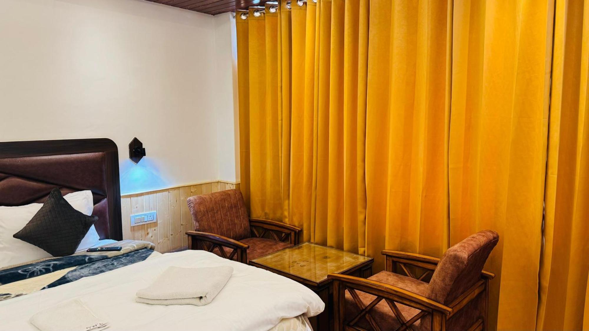 The Midnight Garden Manali Hotel Ngoại thất bức ảnh